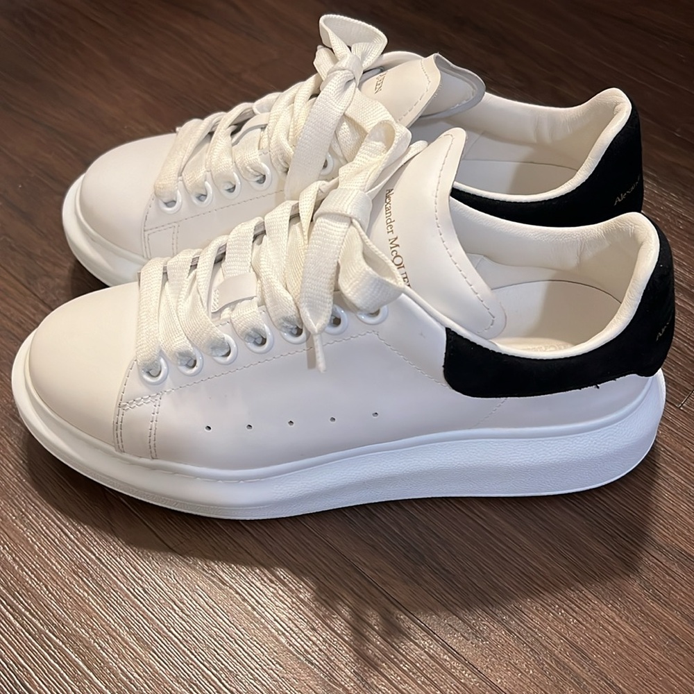 Alexander McQueen 👟